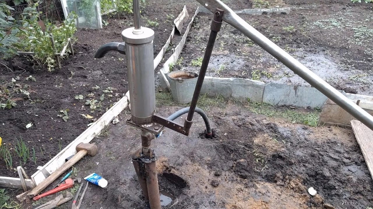 Ручной насос для воды из скважины