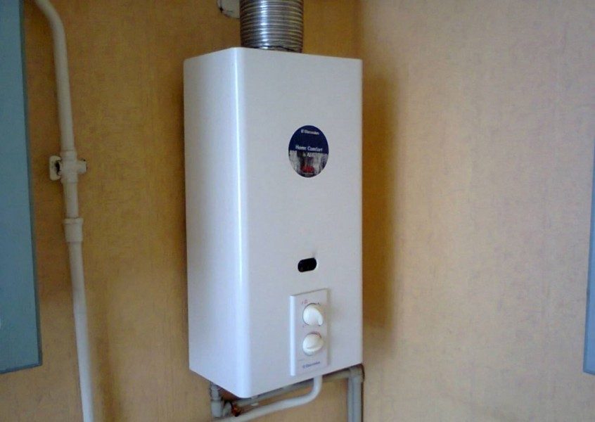 Проточный газовый водонагреватель Electrolux gwh