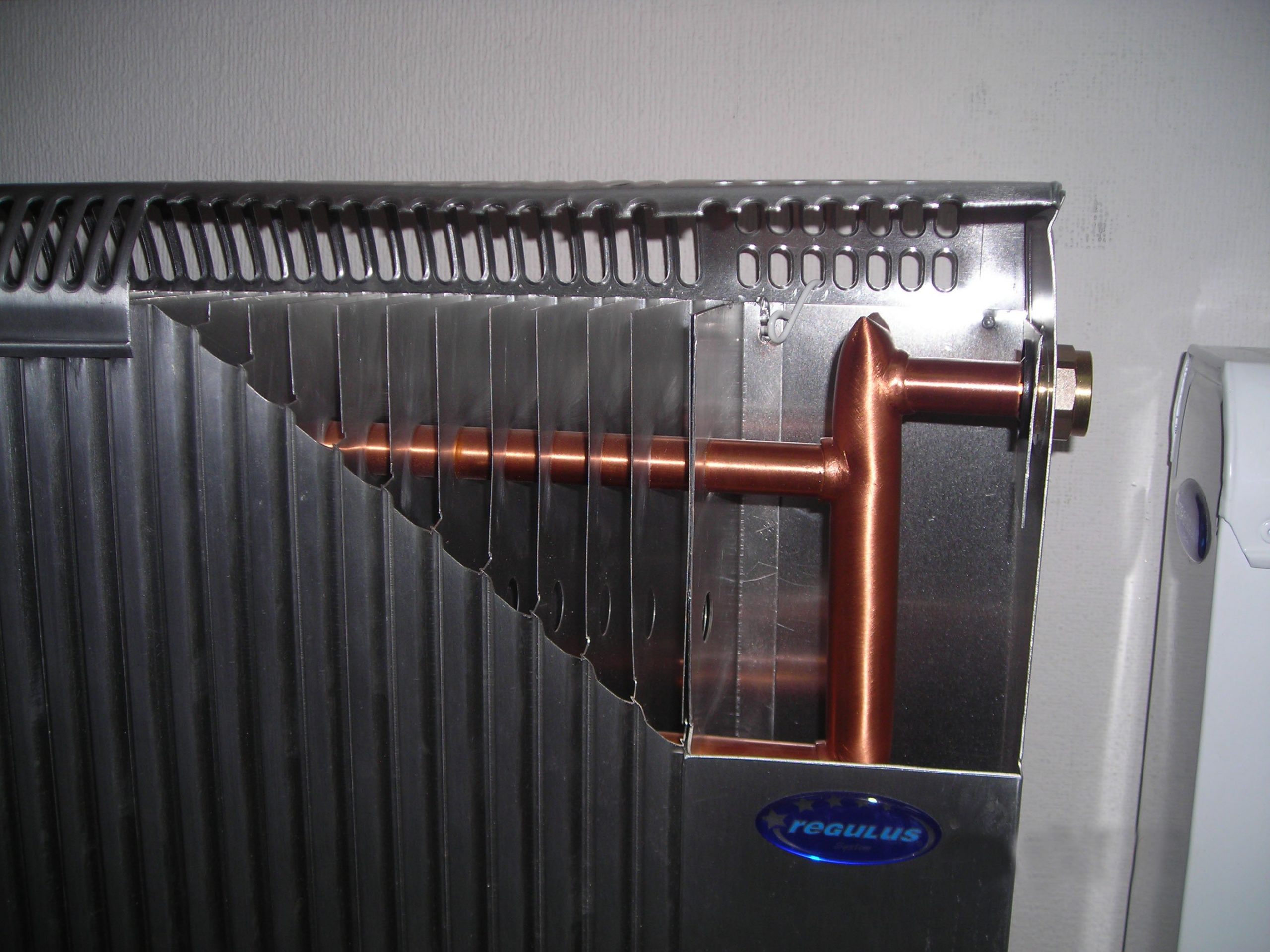 Радиатор отопления в разрезе