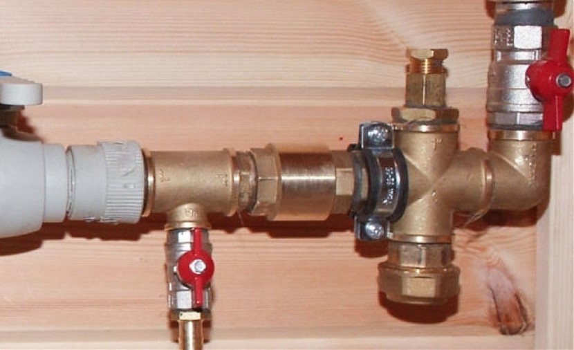 Что такое обратный клапан для водяного насоса в скважине и для чего он .