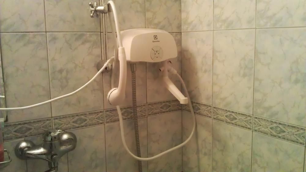Проточный водонагреватель душ электрический для квартиры